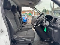 VAUXHALL VIVARO