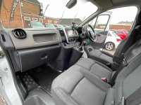 NISSAN NV300