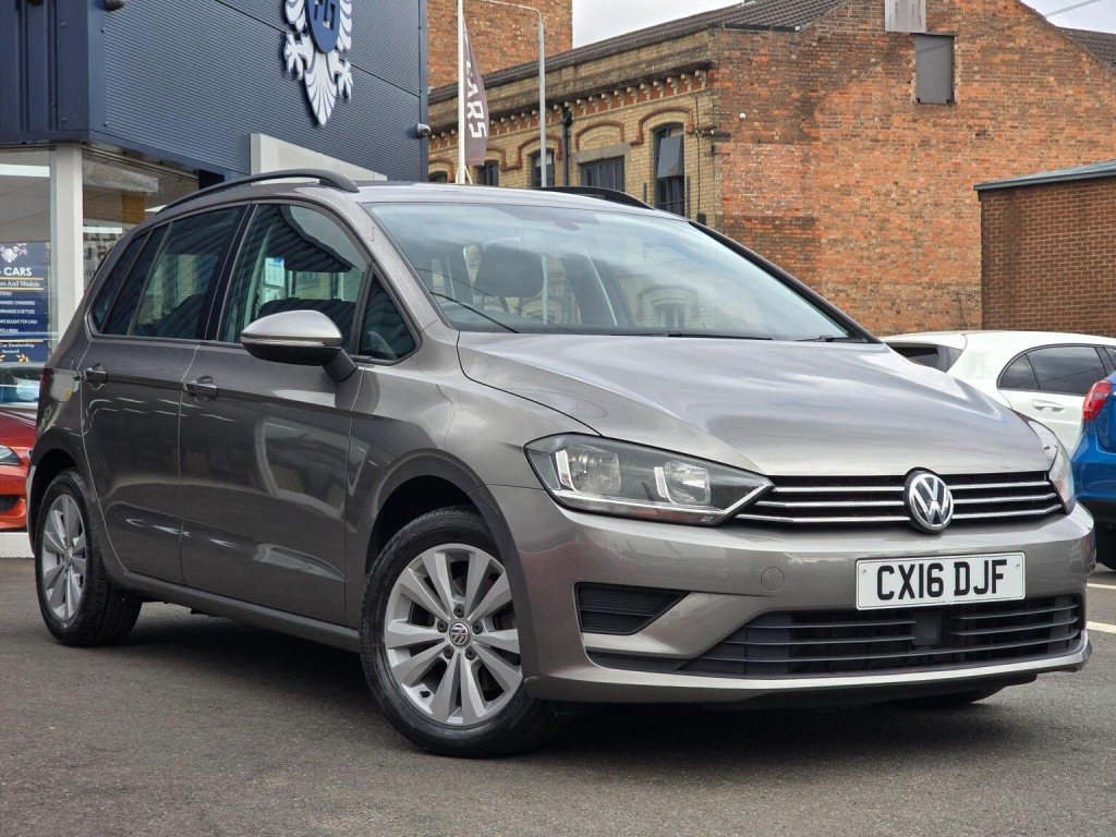 2016 Volkswagen GOLF SV