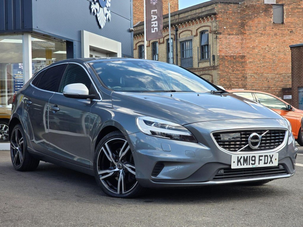 2019 Volvo V40
